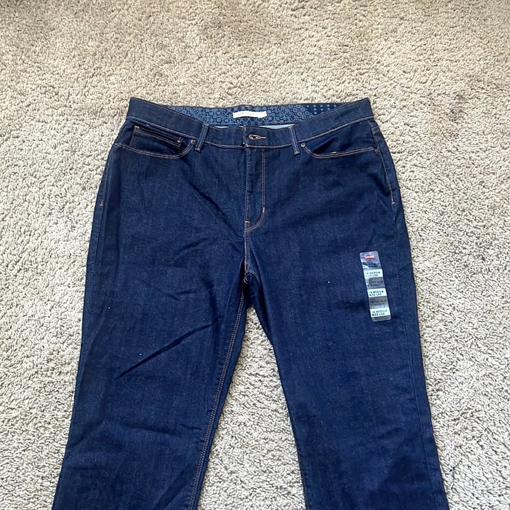 525 Perfect Waist Straight Leg Women’s Levi’s Jeans Size 16